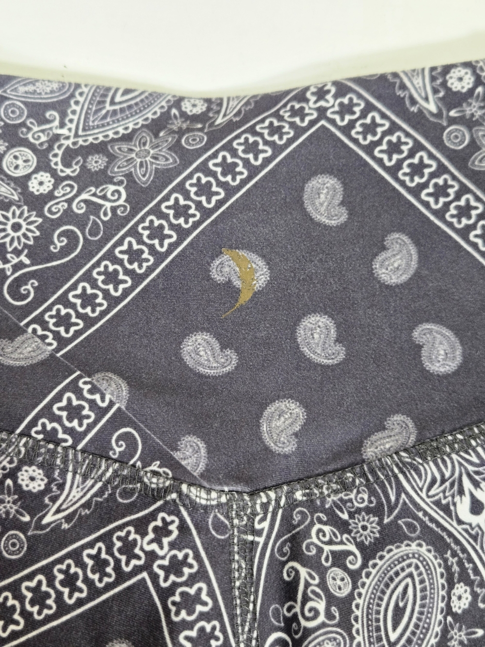 Jessica Simpson Grey & White Paisley Print Bike Shorts, Size XS ~ EUC - Picture 5 of 9